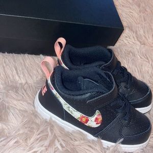 Toddler Nike size 7